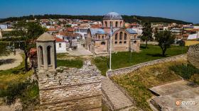 Η ξακουστή Ιερά Μονή της Παναγίας Κοσμοσώτειρας, στις Φέρες.