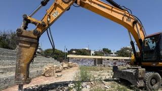 Γκρεμίζεται το παλιό κολυμβητήριο στην Αλεξανδρούπολη, για να γίνει πάρκινγκ
