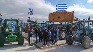 Βγάζουν τα τρακτέρ και στήνουν μπλόκα οι αγρότες του βορείου Έβρου