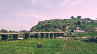 Μπήκαν υπογραφές για τη νέα γέφυρα στον Ερυθροπόταμο