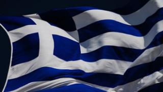 Μεταξάδες: Μία Σημαία 12 μέτρων κυματίζει πλέον.