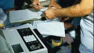 Εντατικοί οι έλεγχοι από κλιμάκια στην αγορά της Αλεξανδρούπολης.
