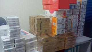 Ορεστιάδα: Εκατοντάδες λαθραία τσιγάρα “ξετρύπωσαν” οι αστυνομικοί από κρύπτη αυτοκινήτου