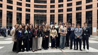 Μαθητές-Πρέσβεις του 1ου και 4ου ΓΕΛ Αλεξανδρούπολης στα έδρανα του Ευρωπαϊκού Κοινοβουλίου