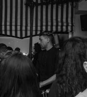 6 χρόνια Ν.Ο.Α. cafe bar στο λιμάνι, παρέα με Θοδωρή Τριανταφύλλου