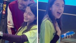 Ο Απόστολος Χρήστου χάρισε το μετάλλιο του στην μικρή Ελένη κολυμβήτρια του ΝΟΑ