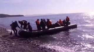 Βίντεο ντοκουμέντο: Άφιξη μεταναστών σε παραλία της Σαμοθράκης 
