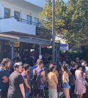 Έφτασε το "ΖΕΦΥΡΟΣ" στο λιμάνι της Σαμοθράκης - Ατελείωτες ουρές στο λιμάνι της Καμαριώτισσας (φωτο)