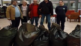 Αλεξανδρούπολη: Το Πολυκοινωνικό παρέδωσε ρούχα & παπούτσια στους παράτυπους μετανάστες