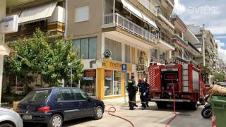 Φωτιά σε διαμέρισμα στο κέντρο της Αλεξανδρούπολης - Επιχείρηση της Π.Υ για τον απεγκλωβισμό ενός ατόμου (video)