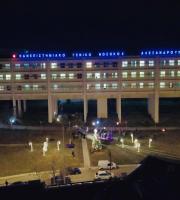 Η Αλεξανδρούπολη άναψε το Χριστουγεννιάτικο Δέντρο στην αυλή του Νοσοκομείου στέλνοντας μήνυμα ελπίδας! (video & photo)