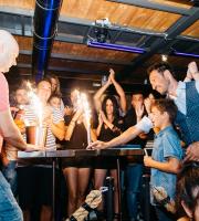 Tα 4α γενέθλια του γιόρτασε το cafe bar "Κυβερνείο"