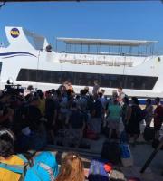 Έφτασε το "ΖΕΦΥΡΟΣ" στο λιμάνι της Σαμοθράκης - Ατελείωτες ουρές στο λιμάνι της Καμαριώτισσας (φωτο)