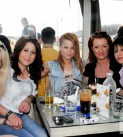 Η απόλυτη... 'αυτοδυναμία' στο ΝΟΑ cafe - bar την Κυριακή των εκλογών.