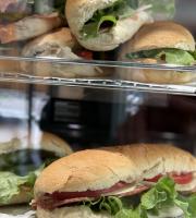 Η μπουγάτσα εδώ δεν είναι απλώς ένα προϊόν καθημερινής κατανάλωσης