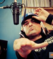 Κάθε Τετάρτη στον Heat 88.3 μας 'τρελαίνει' με hip hop και RnB ρυθμούς ο Dj AK.