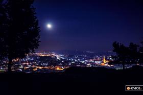 "Η πόλη των κάστρων, το Διδυμότειχο καθώς τη λούζει το φεγγαρόφως".