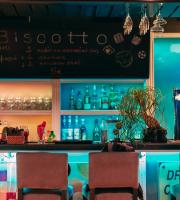 Δοκιμάζοντας τα νέα πιάτα και το cocktail list στο Biscotto, στο κέντρο της Αλεξανδρούπολης