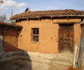 Amorio: Τraditional warehouse.