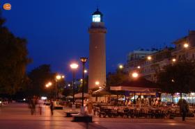 Ο φάρος της Αλεξανδρούπολης τη νύχτα.