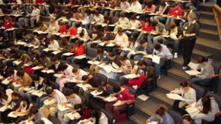 Ευκολότερες οι μετεγγραφές των φοιτητών.