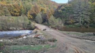 Οι βροχοπτώσεις έφεραν προβλήματα στις ιρλανδικές διαβάσεις (videos)