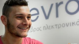 Who is Μιχαλεντζάκης;