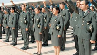 H προκήρυξη για την εισαγωγή σε στρατιωτικές σχολές.