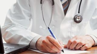 Σε 24ωρες επαναλαμβανόμενες απεργίες προχωρούν οι γιατροί του ΕΟΠΥΥ.