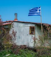 Γέμισε γαλανόλευκες σημαίες το Αινήσιο Δέλτα στον Έβρο 