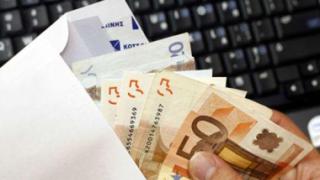 Μέχρι τη Μεγάλη Τετάρτη το δώρο Πάσχα.