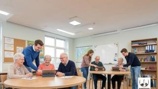 Τέλος στο ψηφιακό χάσμα για τους ηλικιωμένους της Αλεξανδρούπολης με νέο πρόγραμμα εκπαίδευσης