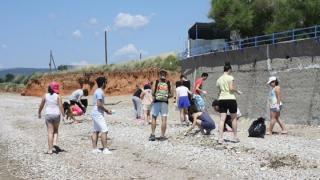 Εθελοντικός καθαρισμός της παραλιακής Αλεξανδρούπολης από μαθητές