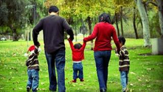 Νέο επίδομα τέκνων για 800.000 δικαιούχους.