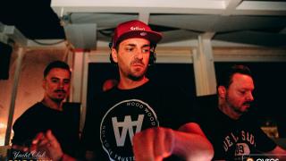 Ένα δυνατό super closing party του Yacht club με τους Dole & Kom