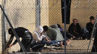 Φυλάκιο: Χωρίς ιατρική περίθαλψη 350 παράνομοι μετανάστες.