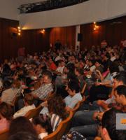 Μία μοναδική παράσταση από μία μοναδική ομάδα ηθοποιών!