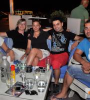 Όλες οι βραδιές είναι ξεχωριστές στο ΝΟΑ cafe bar, στο λιμάνι.