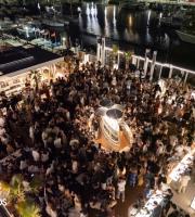 Μαγική βραδιά με τον ONEMANSHOW στο rooftop του NOA!