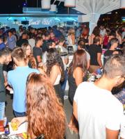 Παρασκευή βράδυ με ...σχεδόν αυγουστιάτικη πανσέληνο στο Yacht Club