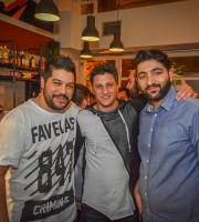 Τρελό ΟΠΕΝΙΝΓΚ πάρτυ στο "Ποτοπωλείο Χυμείο", στον πεζόδρομο ταχυδρομείου