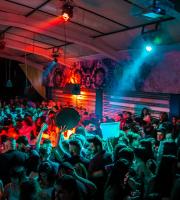 To αδιαχώρητο στο opening του Reina Summer club, στην Αλεξανδρούπολη