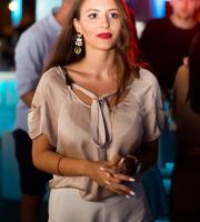 Πήραμε μια νυχτερινή ανάσα δροσιάς και... διασκέδασης στην πιο hot ταράτσα της πόλης, στο Yacht club