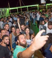 Συνεχίζονται τα όμορφα καλοκαιρινά βράδια στην ταράτσα του Yacht Club Αλεξανδρούπολης