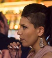 Μεγαλύτερο, ανανεωμένο και πιο όμορφο από ποτέ το εναλλακτικό καφενείο Ουτοπία