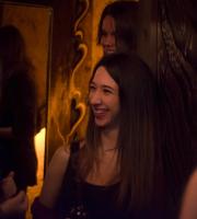 Μεγαλύτερο, ανανεωμένο και πιο όμορφο από ποτέ το εναλλακτικό καφενείο Ουτοπία