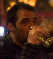 Μεγαλύτερο, ανανεωμένο και πιο όμορφο από ποτέ το εναλλακτικό καφενείο Ουτοπία