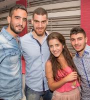 Σούπερ "Hooters & Photobooth" πάρτι στο Reina Club.