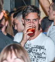 Το αδιαχώρητο στο Grand Opening του Level 1 στο Room 6.