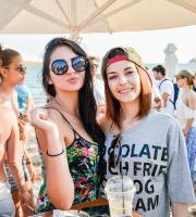 Άνοιξε το Reina Beach Bar με σούπερ Big Bang VIP Party.